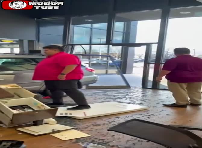 Video: After a refund is denied, a man brings his automobile into the dealership
